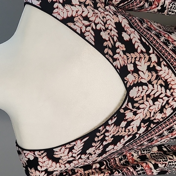 White House Black Market Black and Pink Print Stretchy V-Back Dress - Size S - Picture 8 of 11